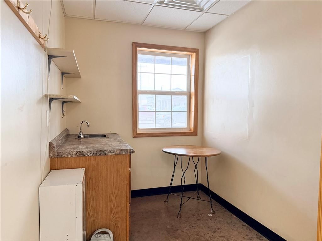 302 S Broadway Street — photo 27