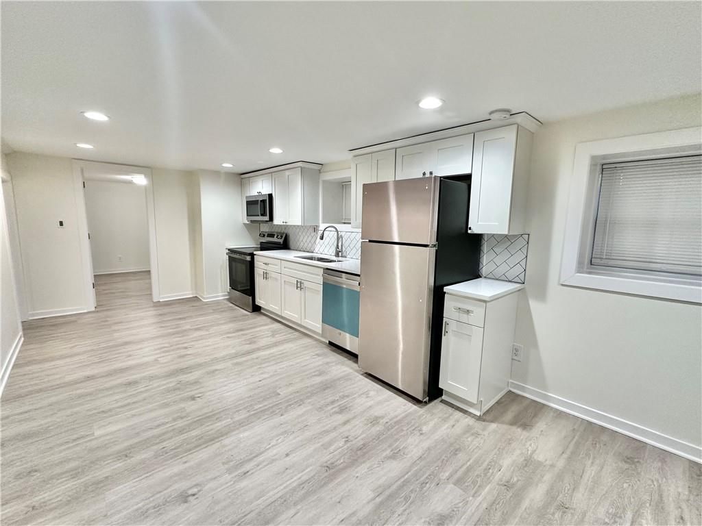2647 E 6th Street — photo 7