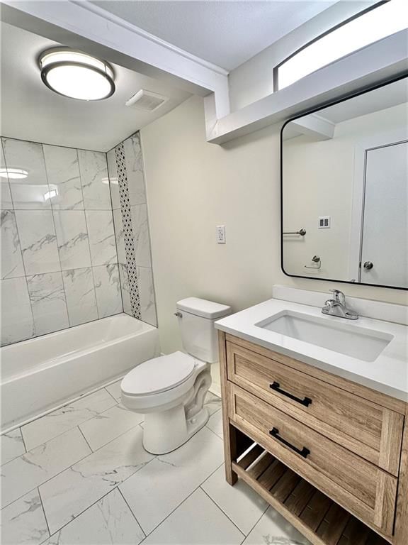 2647 E 6th Street — photo 8