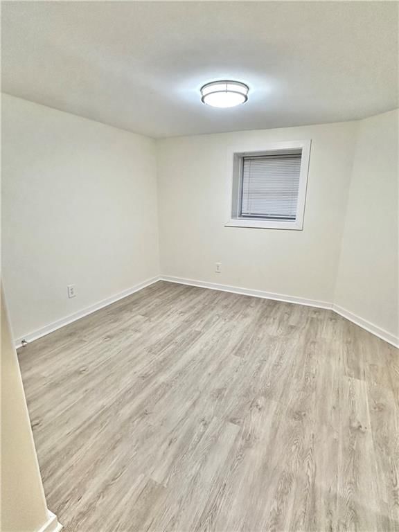 2647 E 6th Street — photo 10