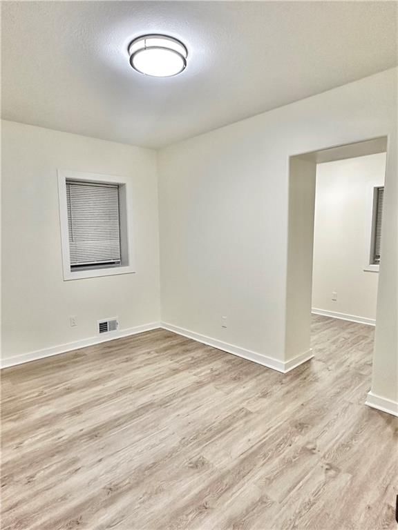 2647 E 6th Street — photo 26