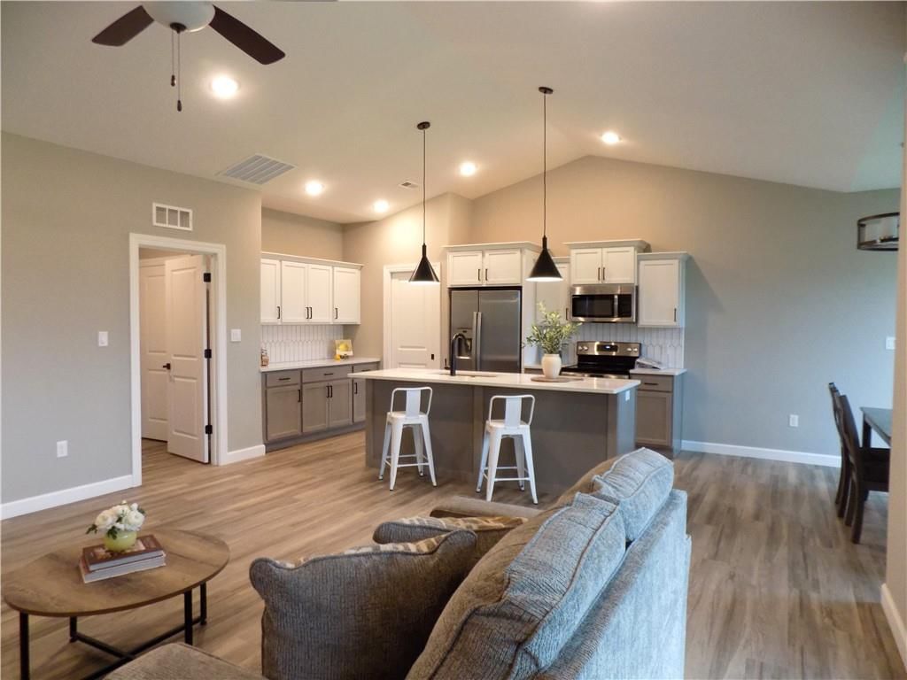 1215 Alexander Court — photo 10
