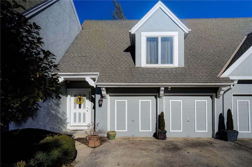 236 SW Raintree Drive, Lee's Summit, MO