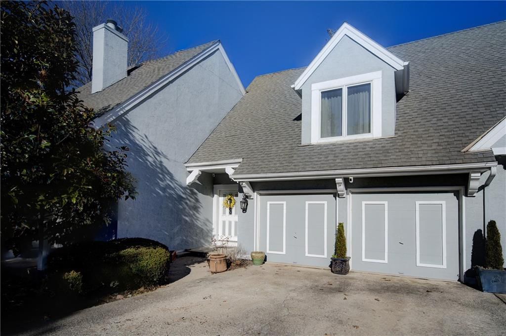 236 SW Raintree Drive — photo 2