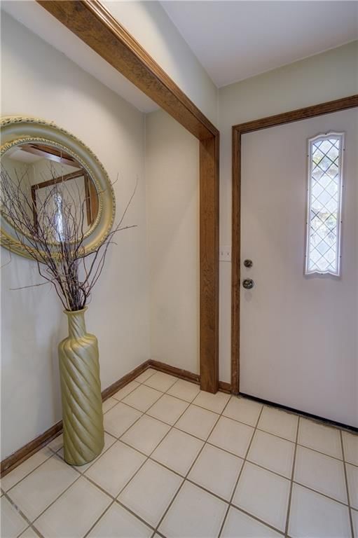 236 SW Raintree Drive — photo 3