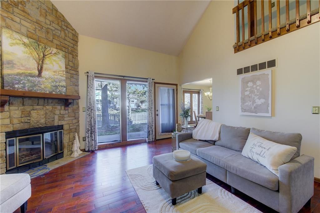 236 SW Raintree Drive — photo 4