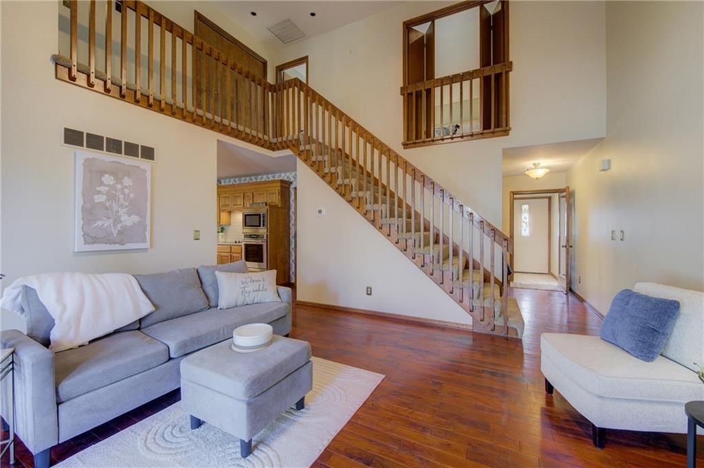 236 SW Raintree Drive — photo 7