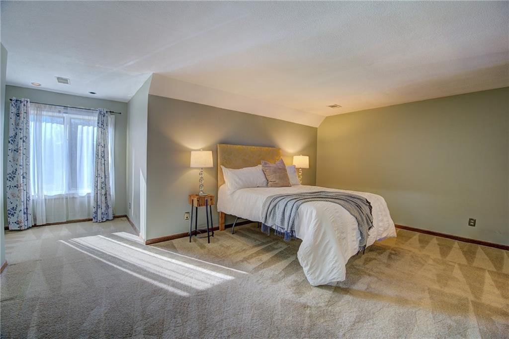 236 SW Raintree Drive — photo 16