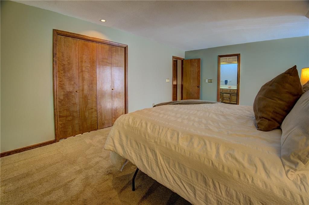 236 SW Raintree Drive — photo 18