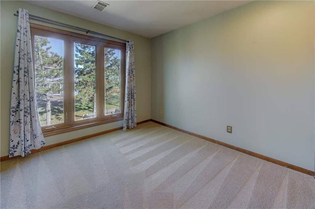 236 SW Raintree Drive — photo 25