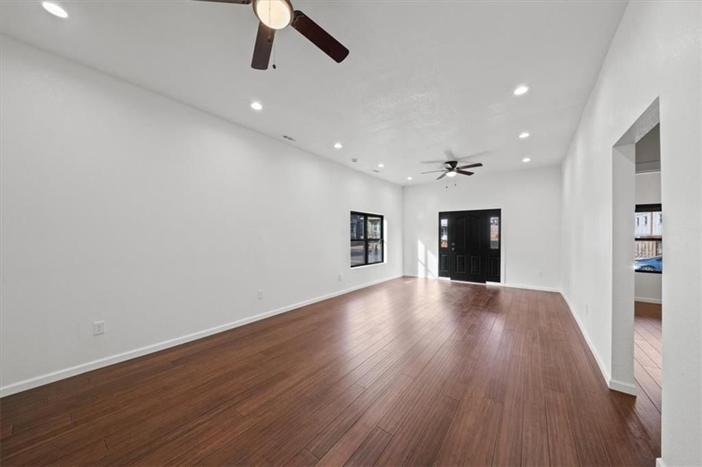 2121 Elma Street — photo 6
