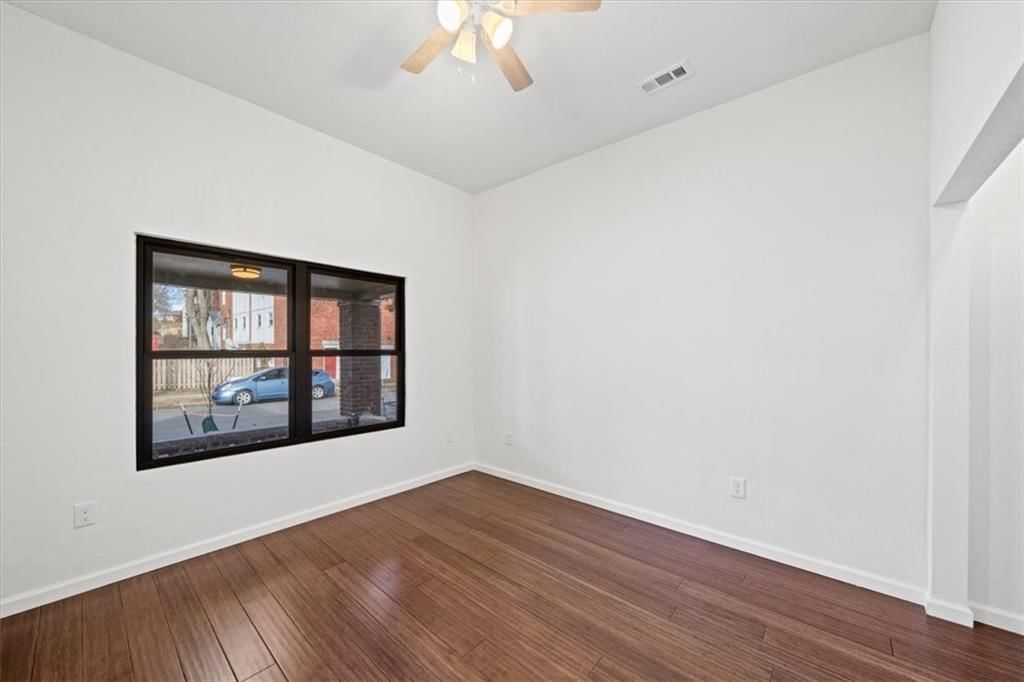 2121 Elma Street — photo 10