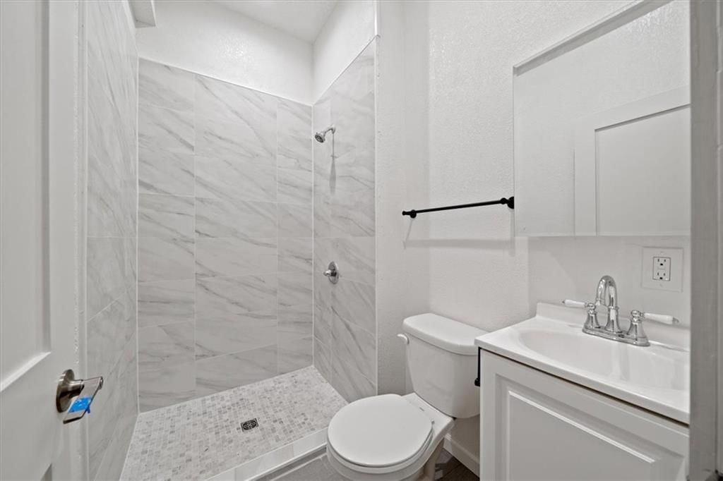 2121 Elma Street — photo 11