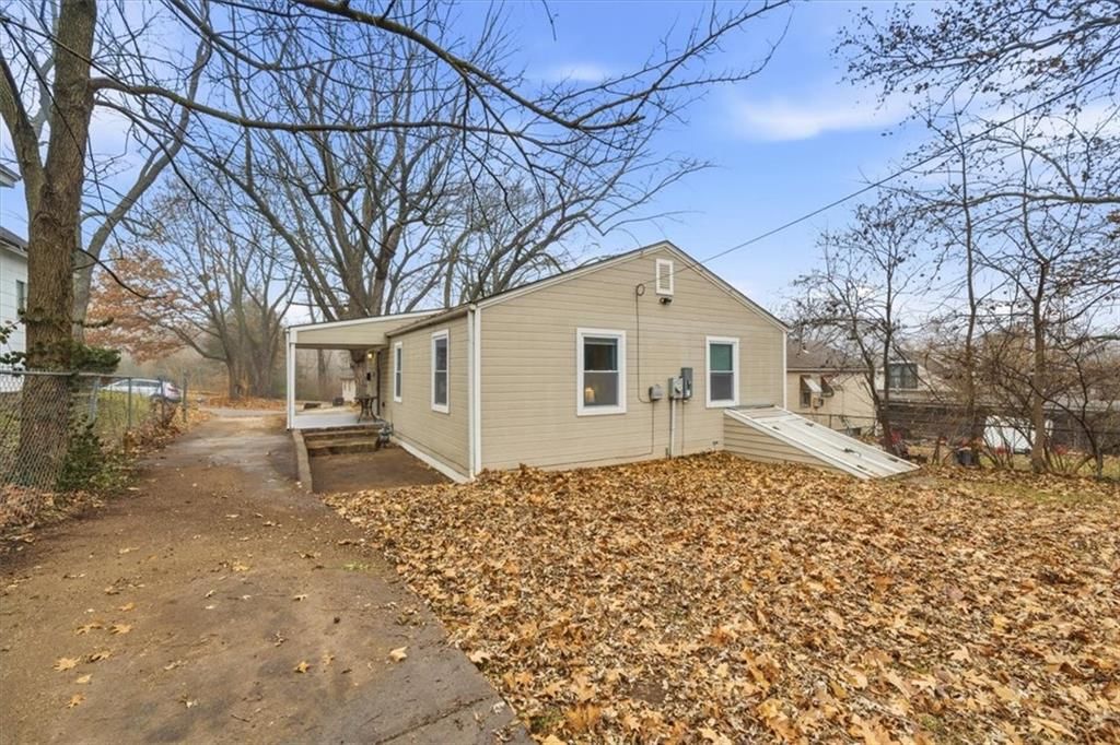 1523 Harvard Avenue — photo 14