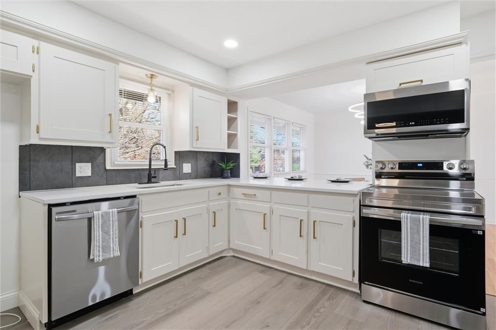 11408 E 65th Terrace — photo 15