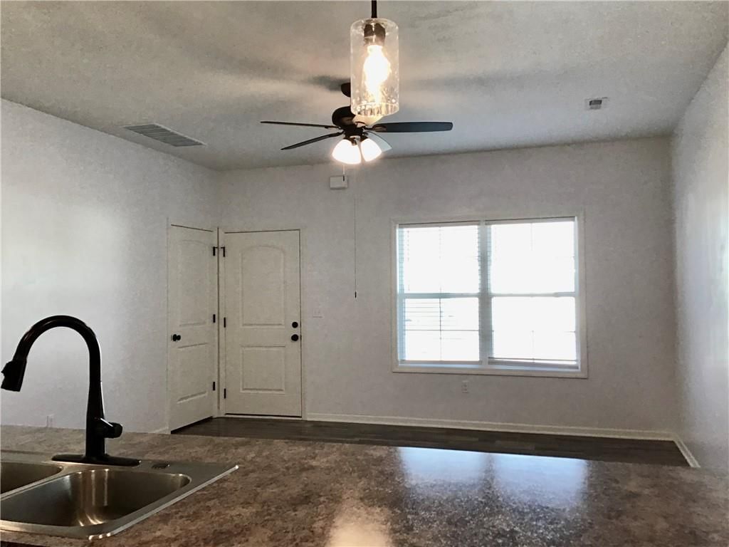 1740 S Park Drive — photo 4