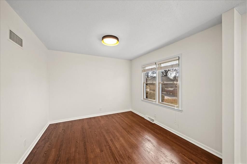 6805 N Wayne Avenue — photo 5