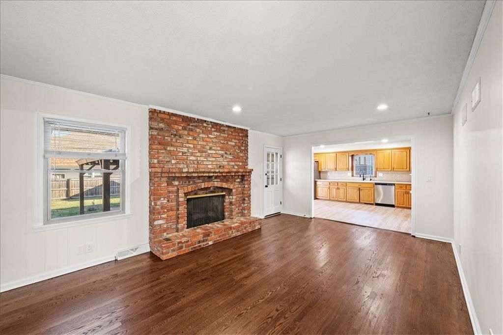 6805 N Wayne Avenue — photo 7