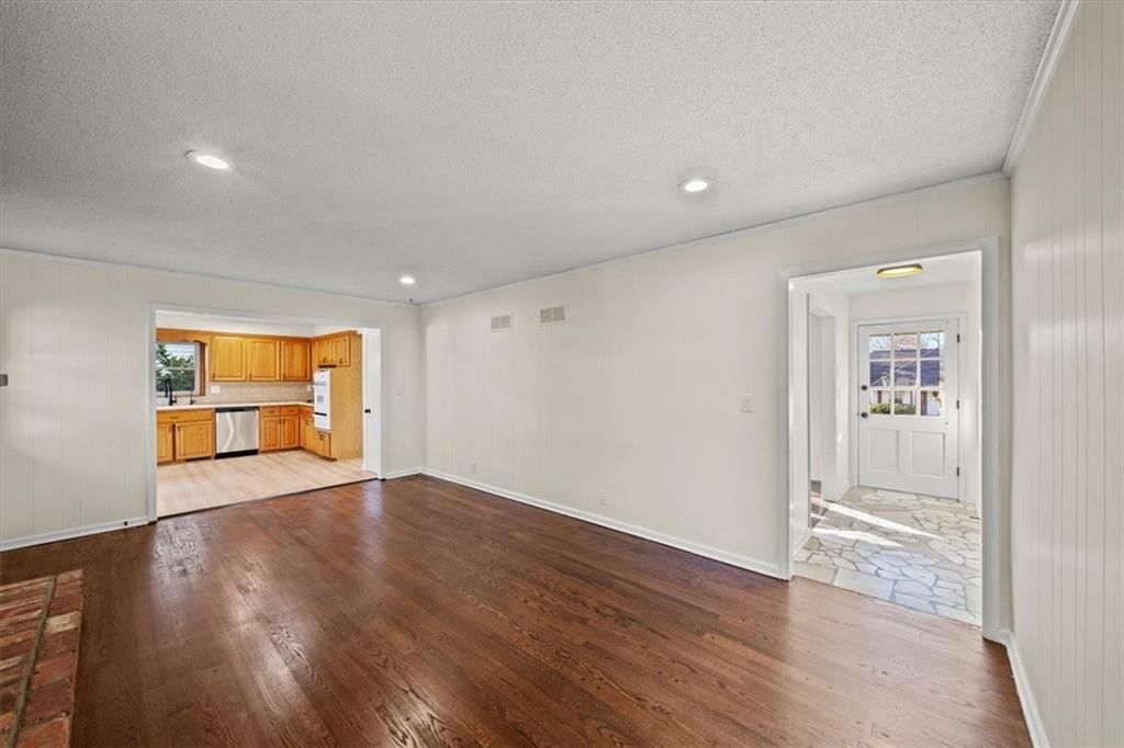 6805 N Wayne Avenue — photo 9