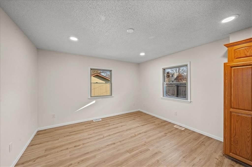 6805 N Wayne Avenue — photo 12