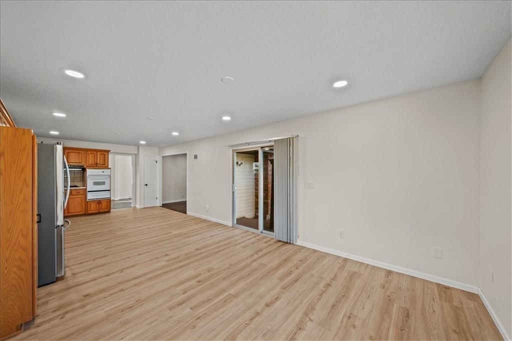 6805 N Wayne Avenue — photo 13