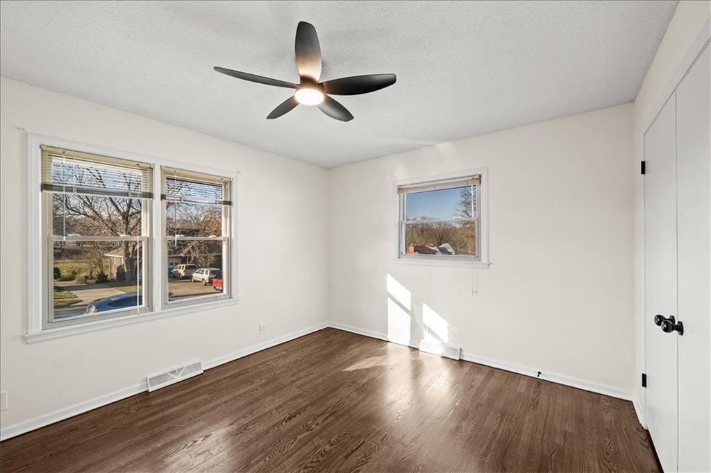 6805 N Wayne Avenue — photo 17