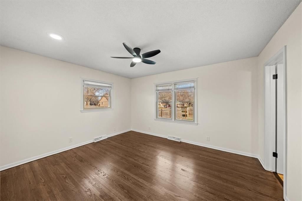 6805 N Wayne Avenue — photo 18