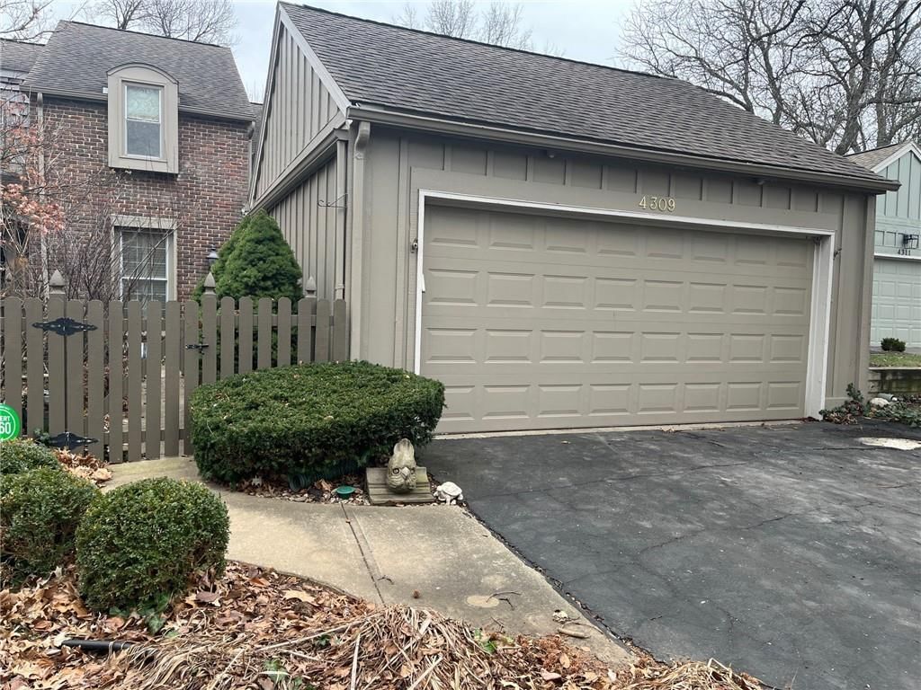4309 W 112th Terrace, Leawood, KS