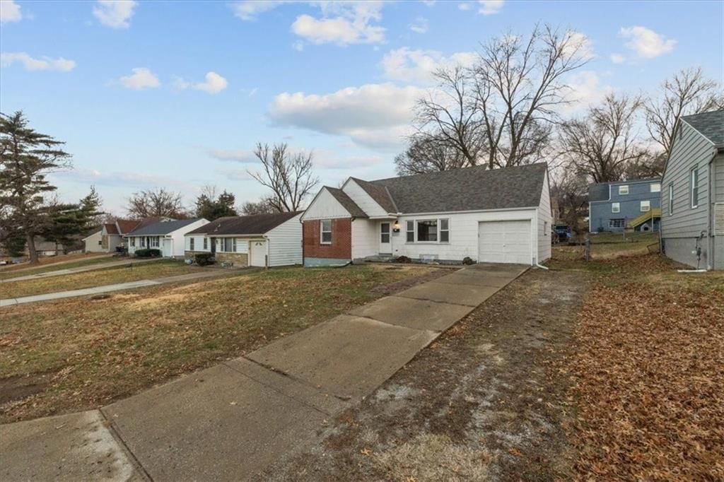 3823 E 71st Street — photo 2