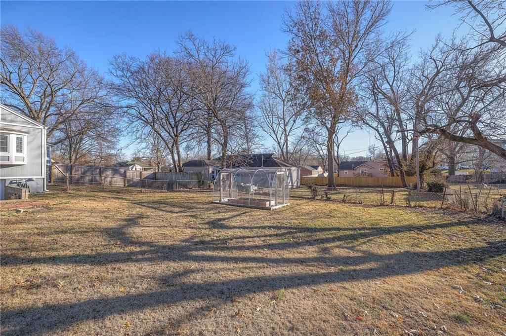 7440 Walmer Street — photo 31