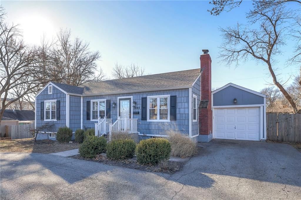 7440 Walmer Street — photo 36