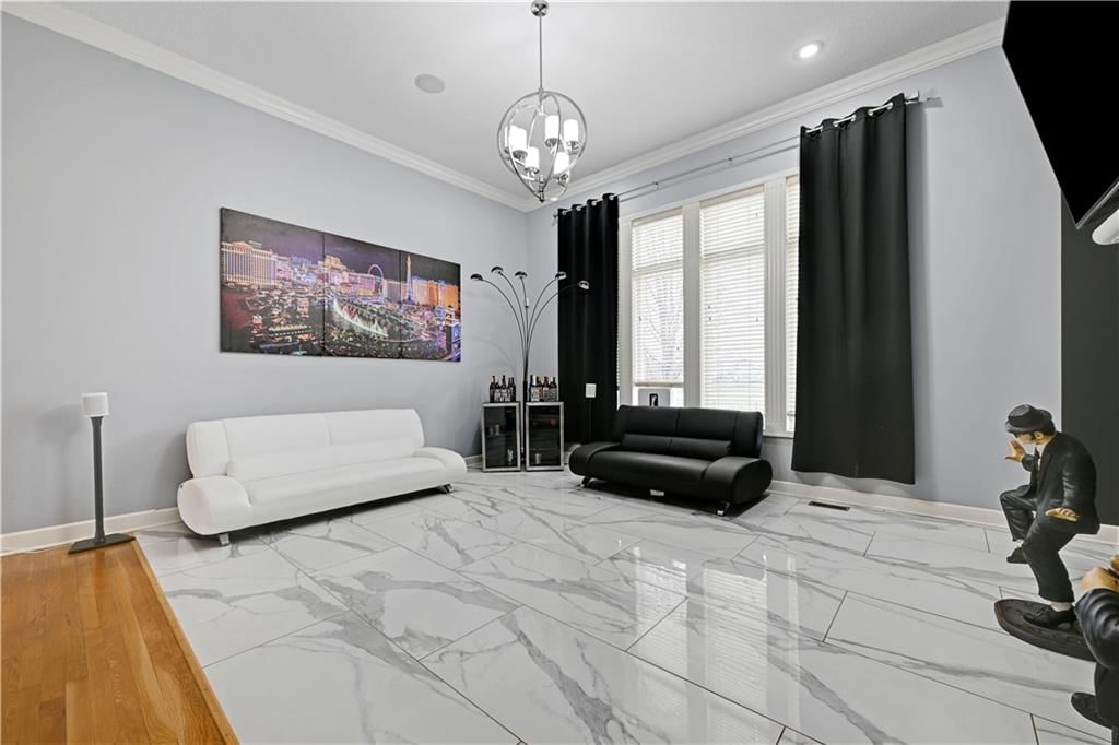 9008 N Lewis Avenue — photo 4