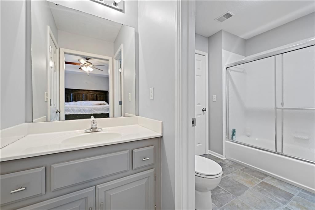 9008 N Lewis Avenue — photo 20