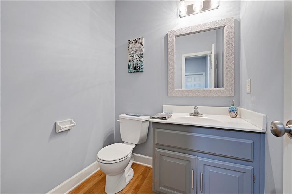 9008 N Lewis Avenue — photo 23