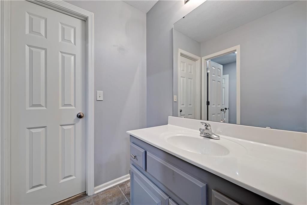 9008 N Lewis Avenue — photo 26