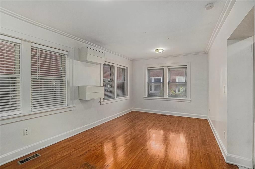 317 E 43rd Street — photo 3