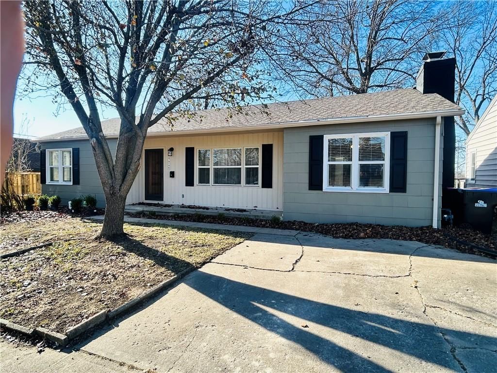 716 N college Street — photo 3