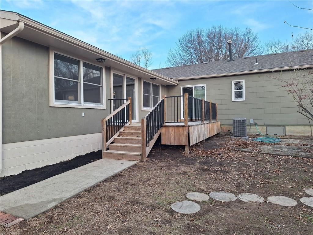716 N college Street — photo 4