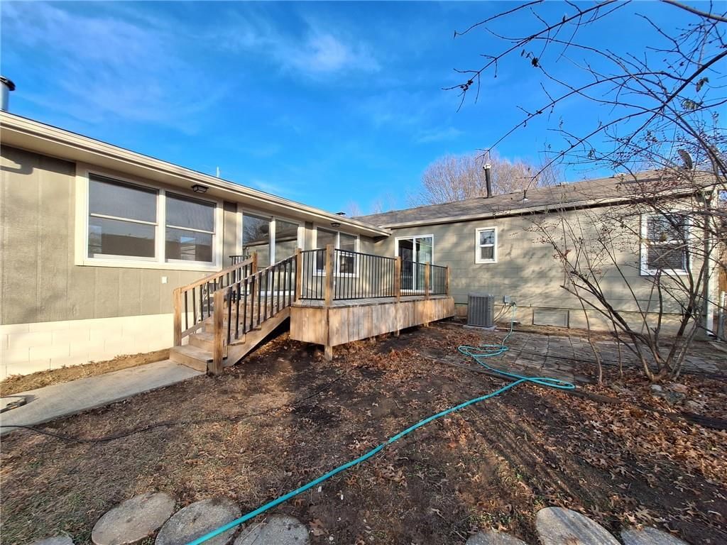 716 N college Street — photo 5