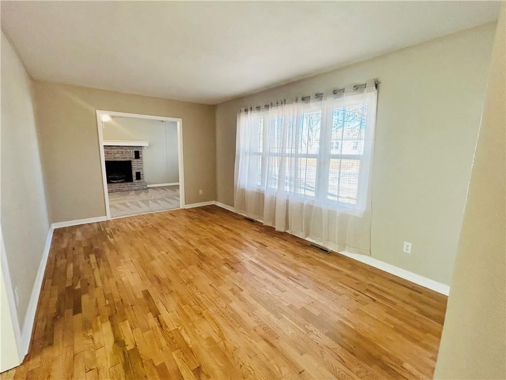 716 N college Street — photo 8