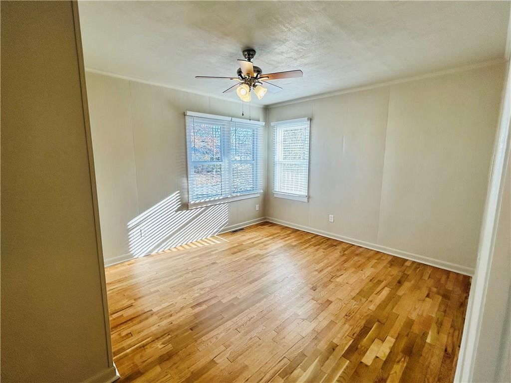 716 N college Street — photo 9