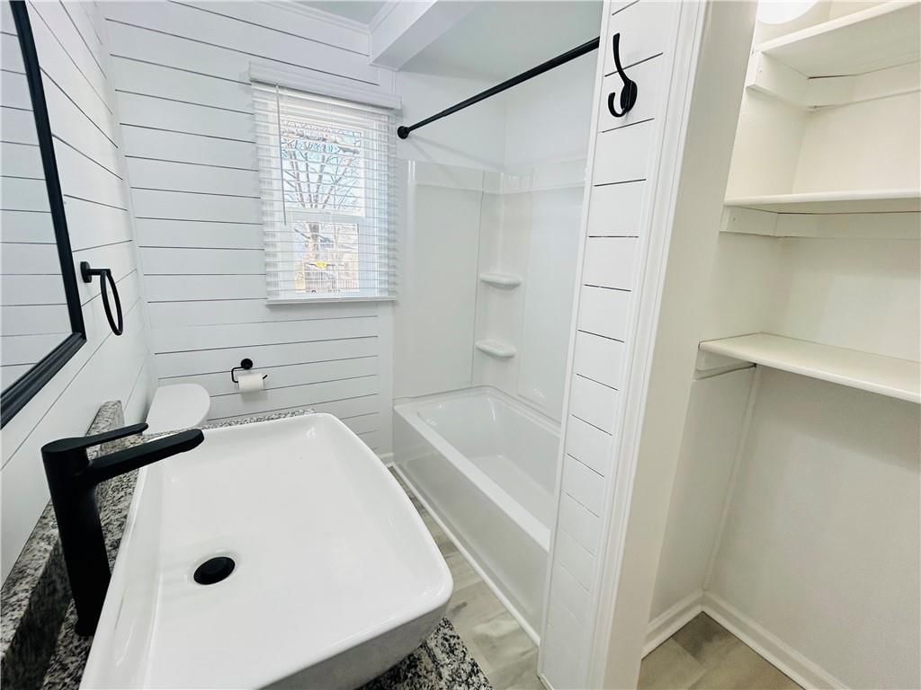 716 N college Street — photo 14