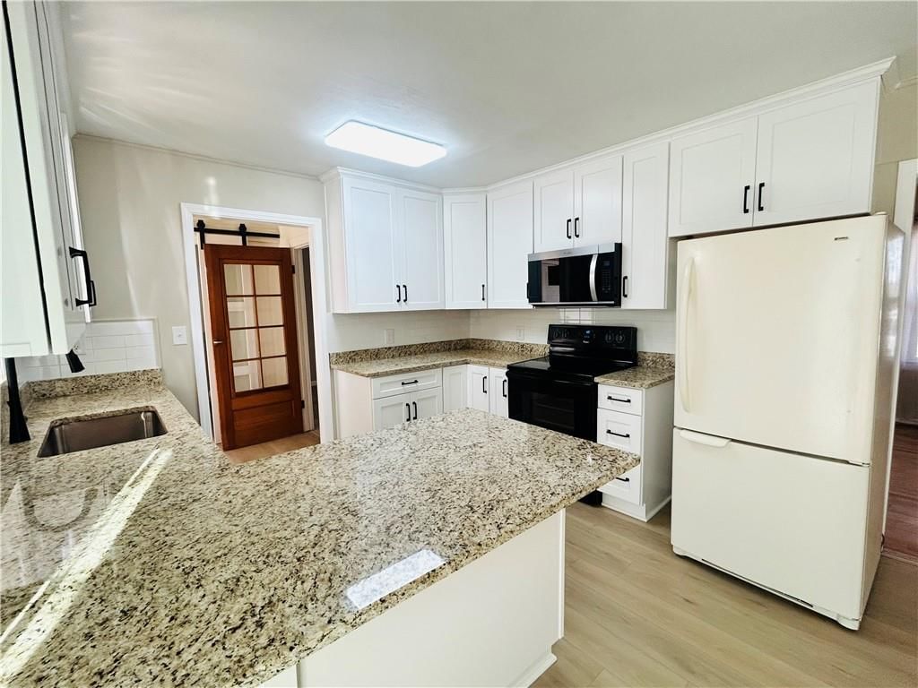 716 N college Street — photo 19