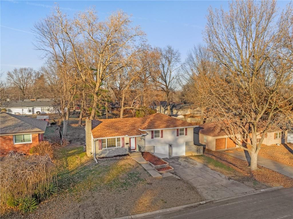 12128 E 49th Street — photo 3