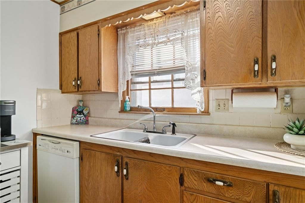 12128 E 49th Street — photo 10