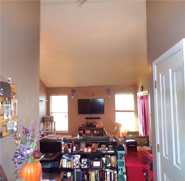 101 WOODLAWN Place — photo 6
