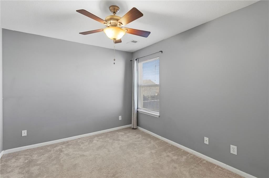 8154 N Oakley Avenue — photo 13