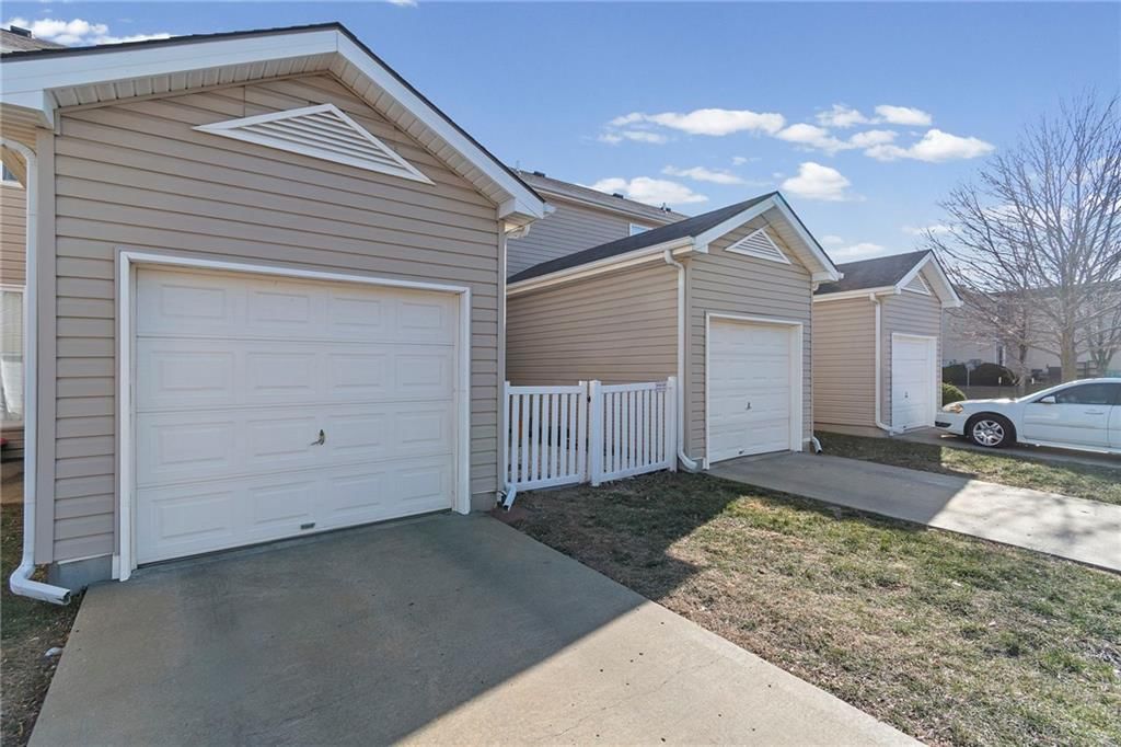 8154 N Oakley Avenue — photo 26