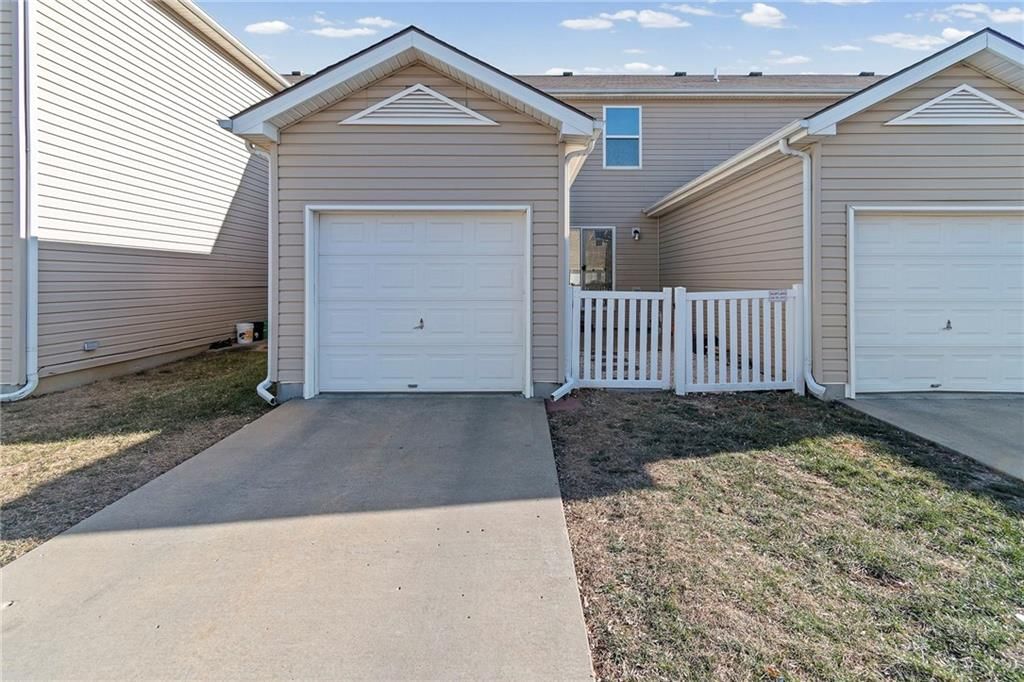 8154 N Oakley Avenue — photo 28