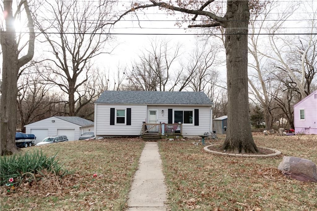 6445 Parkview Avenue — photo 3